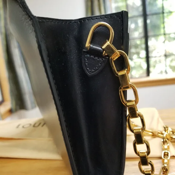 SOLD- Louis Vuitton Louise GM - Picture 10 of 15